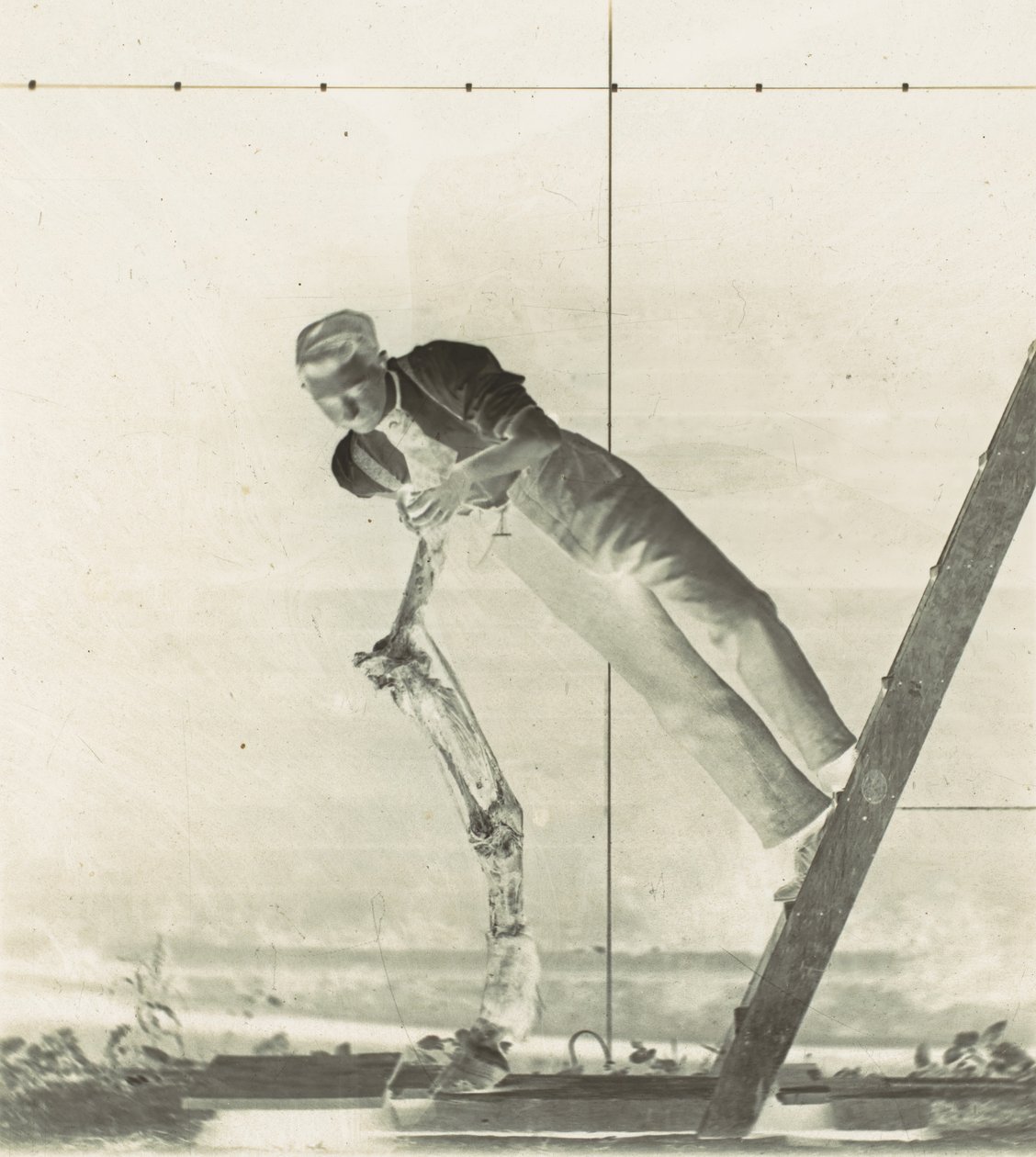Mann auf einer Leiter mit seziertem Pferdebein von Thomas Eakins