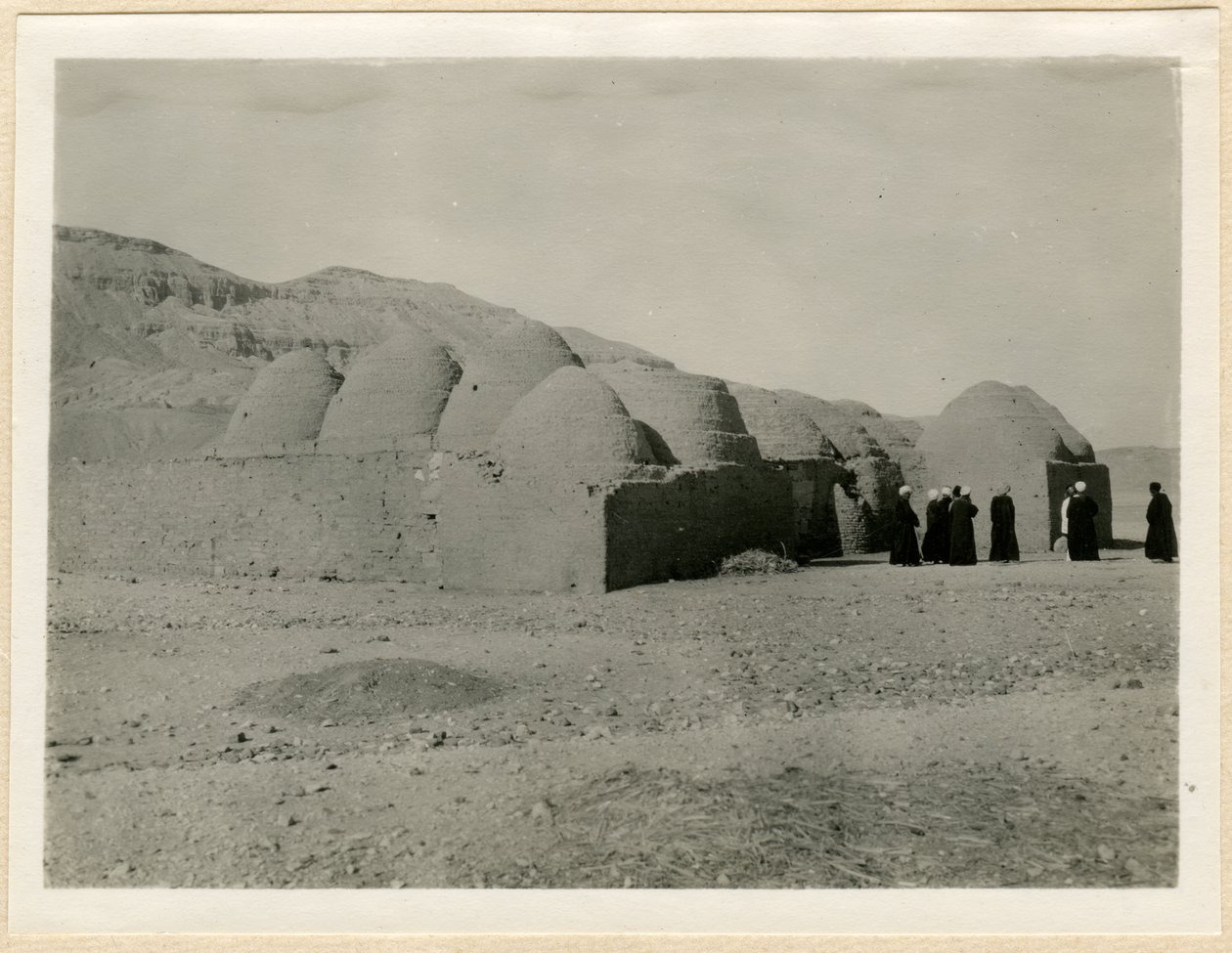 Kloster der Heiligen Theodor und Acladio, Medinet Habu, Ägypten, Fotografie von Ugo Monneret de Villard von Ugo Monneret de Villard