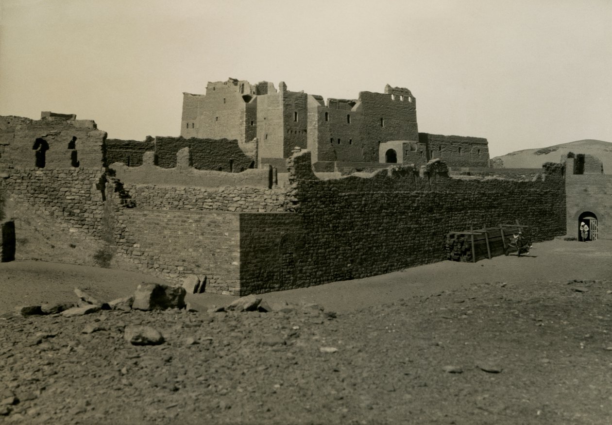 Kloster St. Simeon, von Südosten gesehen, Assuan, Ägypten, Fotografie von Ugo Monneret de Villard von Ugo Monneret de Villard
