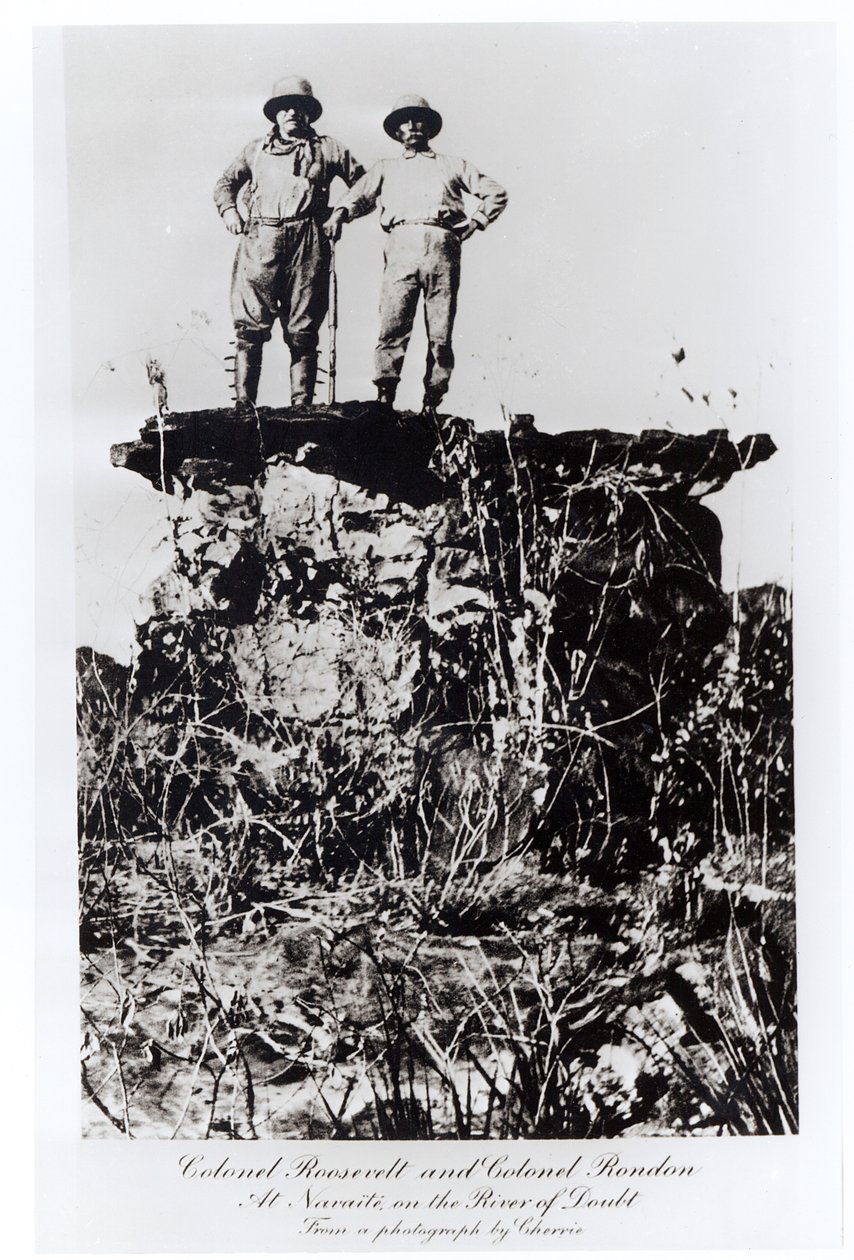 Colonel Roosevelt und Colonel Rondon in Navaite am Fluss des Zweifels, nach einem Foto von Cherrie, 1898 von Unbekannt Unbekannt