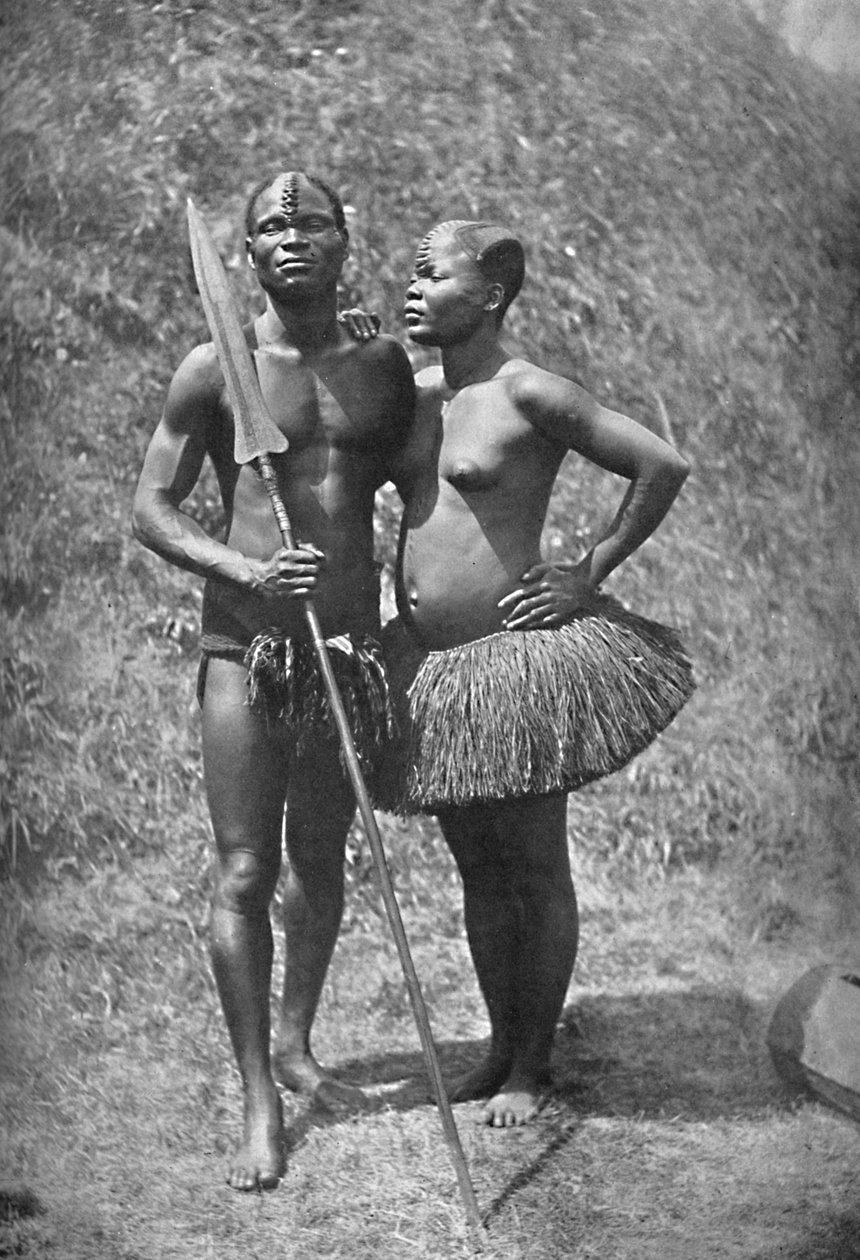 Ein Mulolo-Krieger aus dem Kongo und seine Frau aus den zentralen Kongo-Regionen, 1902 von Unbekannt