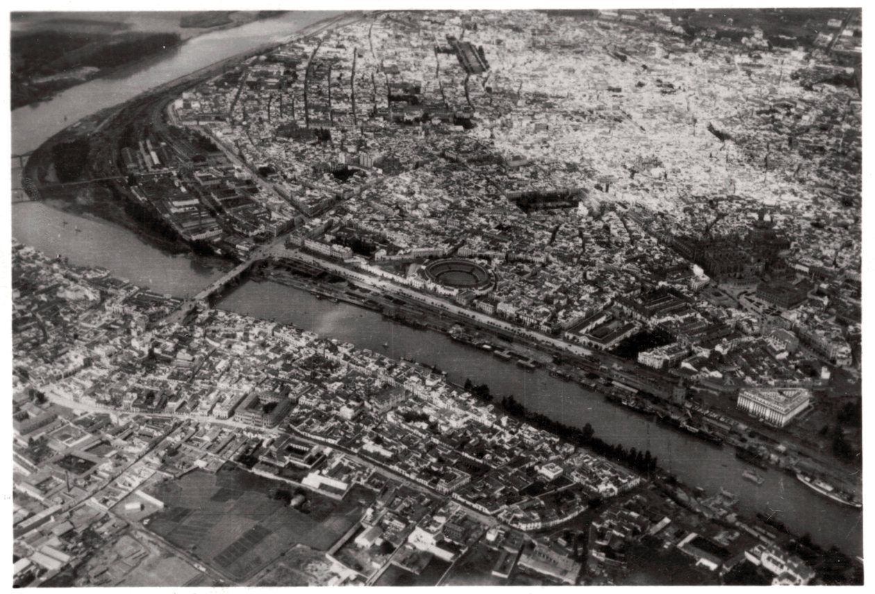 Luftaufnahme von Sevilla, Spanien, von einem Zeppelin, 1929-1933 von Unbekannt