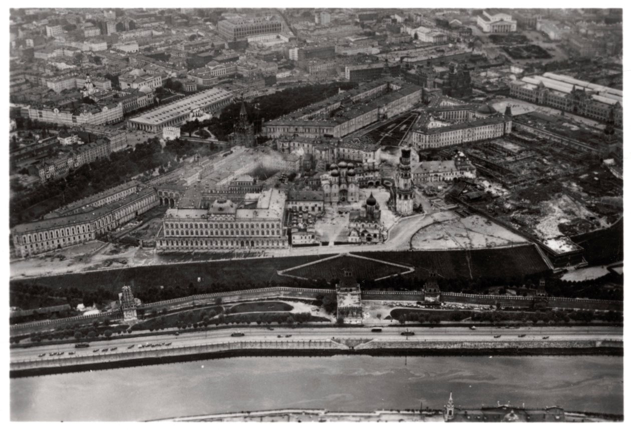 Luftaufnahme des Kremls, Moskau, UdSSR, von einem Zeppelin, 1930-1933 von Unbekannt