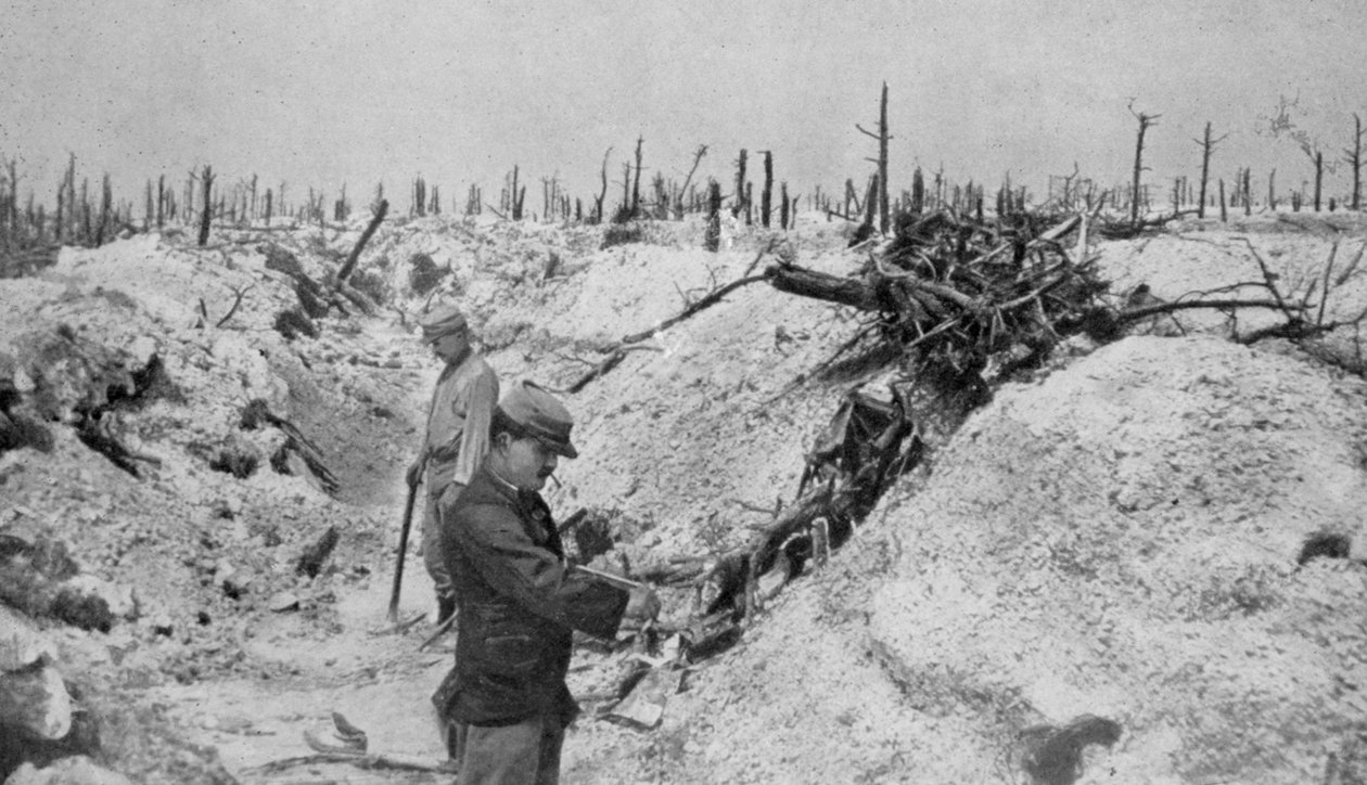 Ein verlassener deutscher Schützengraben um Mesnil, Champagne, Frankreich, Erster Weltkrieg, 1915 von Unbekannt