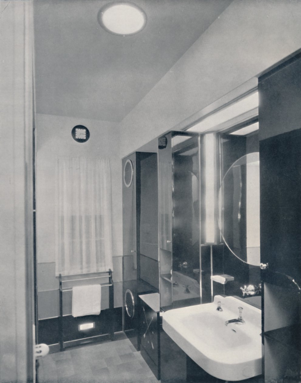 Badezimmer für einen Mann, 1936 von Unbekannt