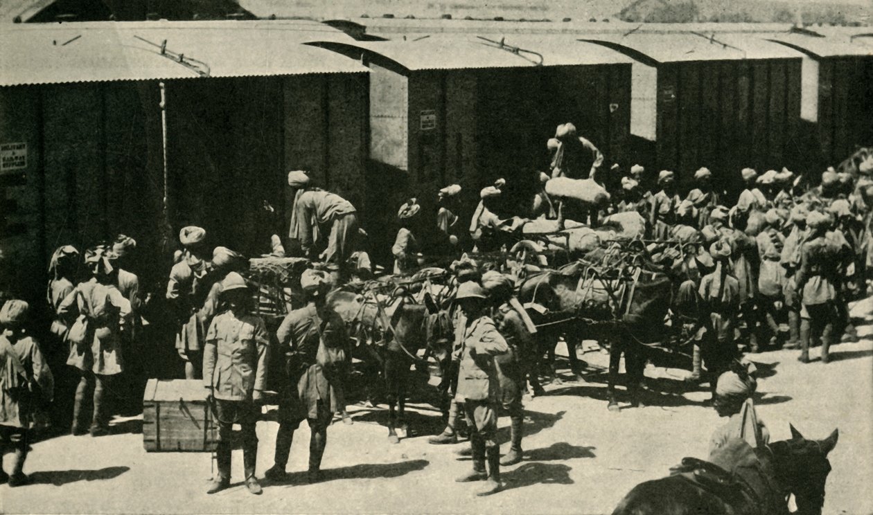 Britische und indische Soldaten in Bombay, Indien, Erster Weltkrieg, 1914, um 1920 von Unbekannt