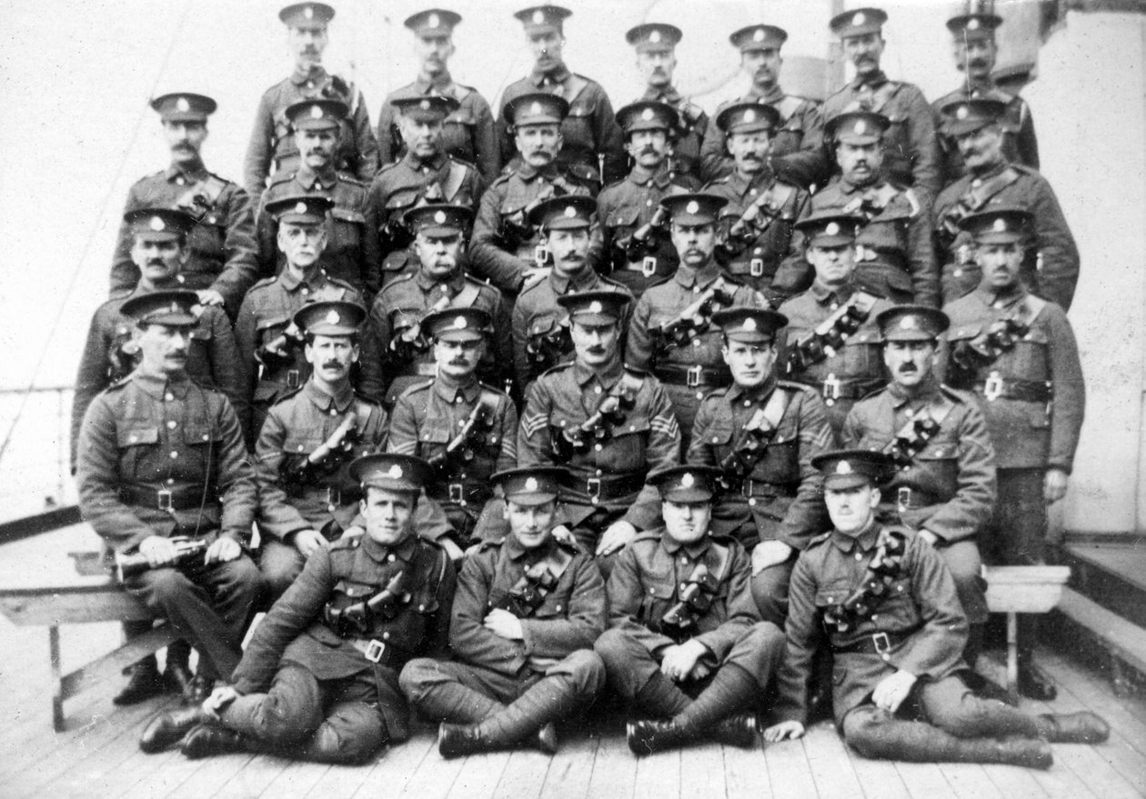Britische Truppen auf dem Gefängnisschiff Royal Edward, vor Anker bei Southend, November 1914 von Unbekannt