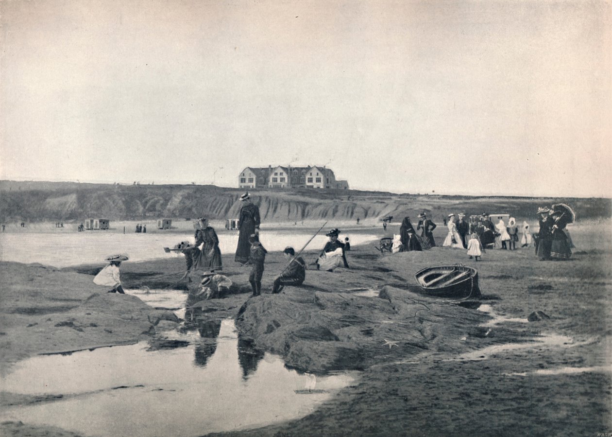 Bundoran - Der Oststrand, mit dem Great Northern Hotel, 1895 von Unbekannt
