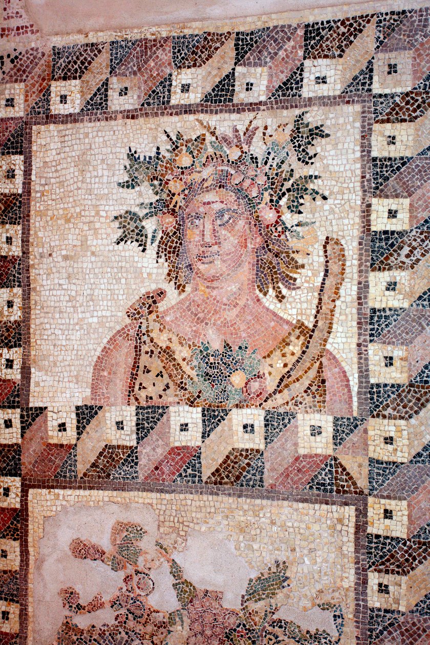 Büste des Frühlings - Detail des Vier-Jahreszeiten-Panels - Paphos-Mosaiken, Haus des Dionysos - Ende des 2. Jahrhunderts n. Chr. - Zypern - Personifikation des Frühlings - Detail des Mosaiks der vier Jahreszeiten - Mosaiken von Paphos, Haus des Dionysos - von Unbekannt