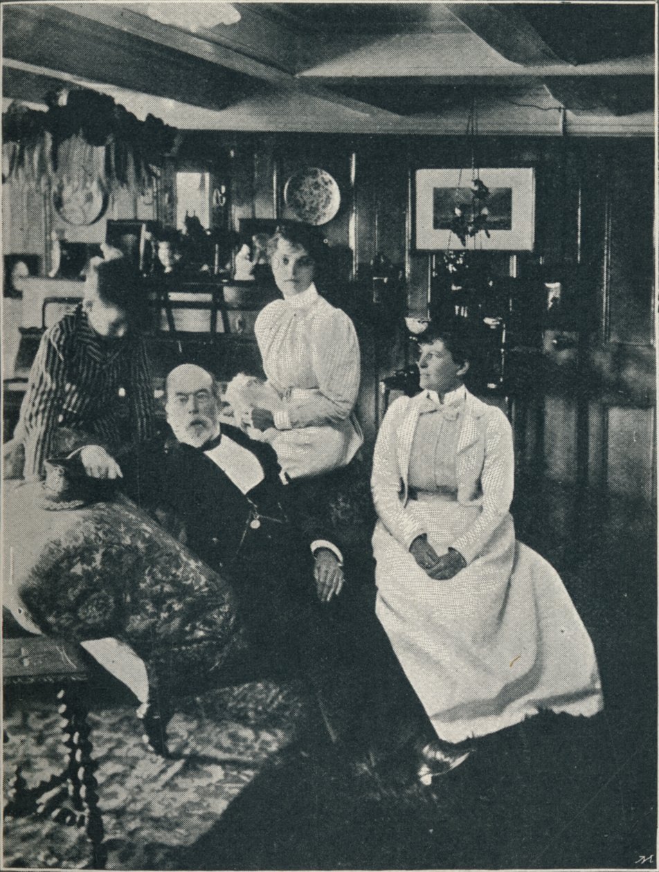 Kapitän Bourchier, seine Tochter und Enkelin, ca. 1900, 1910 von Unbekannt