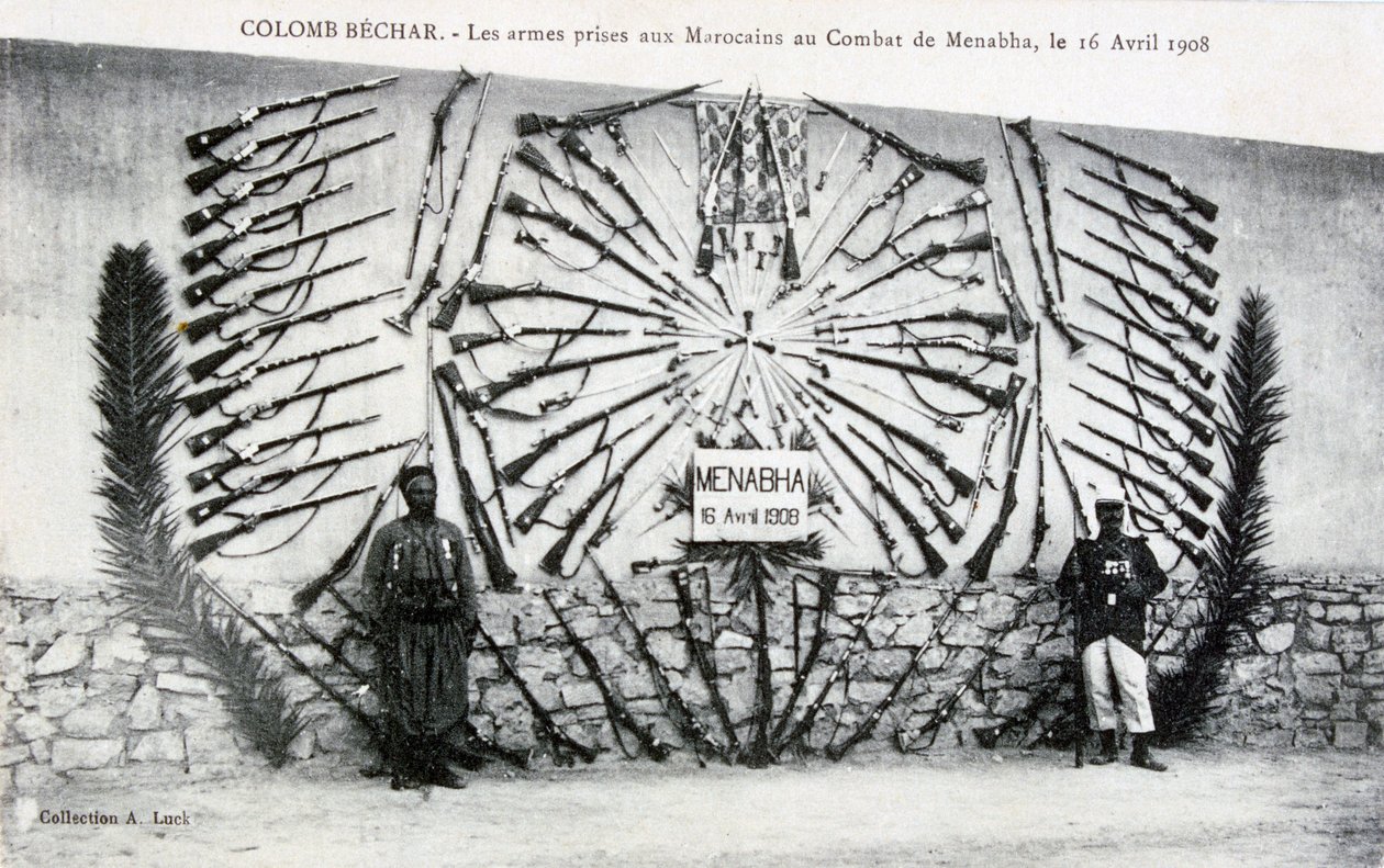 Erbeutete Waffen aus der Schlacht von Menabha, Colomb-Béchar, Algerien, ca. 1910 von Unbekannt