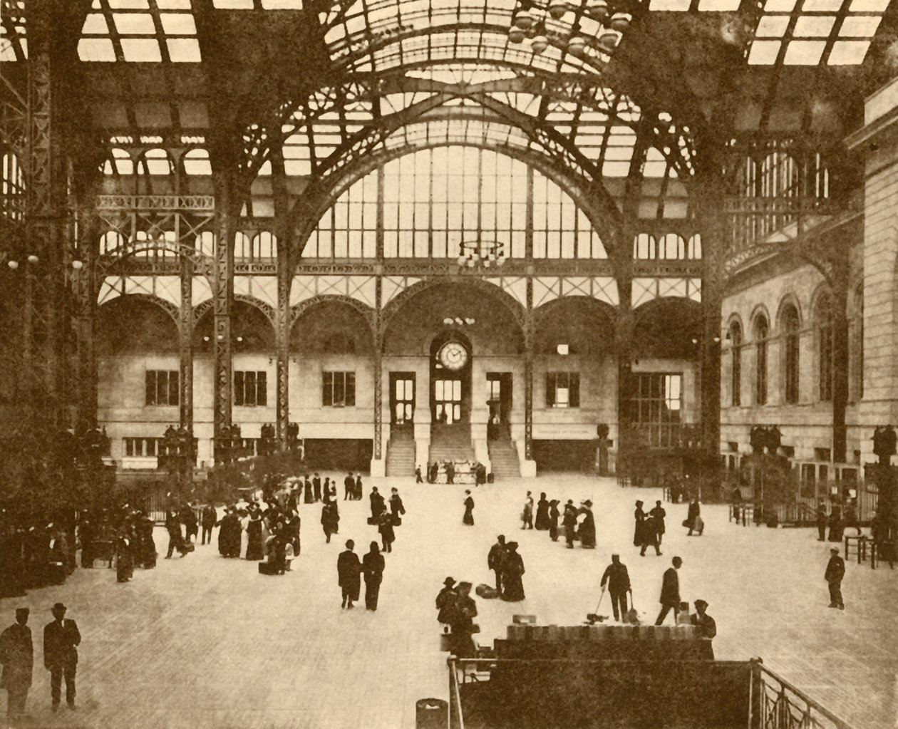 Zentralhalle, Pennsylvania Station, New York Pennsylvania Railroad Company, 1930 von Unbekannt