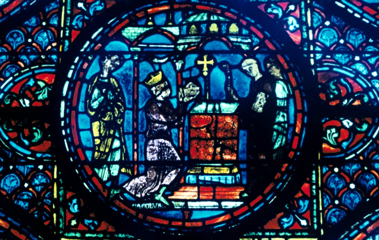 Karl der Große übergibt Reliquien an die Kapelle in Aix, Buntglas, Kathedrale von Chartres, Frankreich, um 1225 von Unbekannt