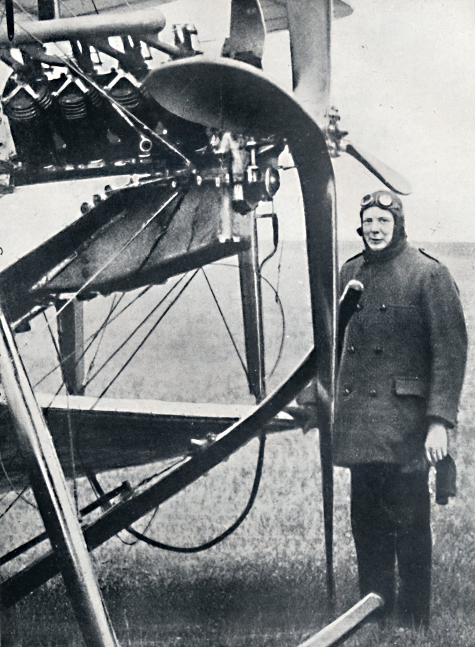 Churchill interessierte sich für Flugzeuge und sah die größten Möglichkeiten voraus, 1914, 1945 von Unbekannt