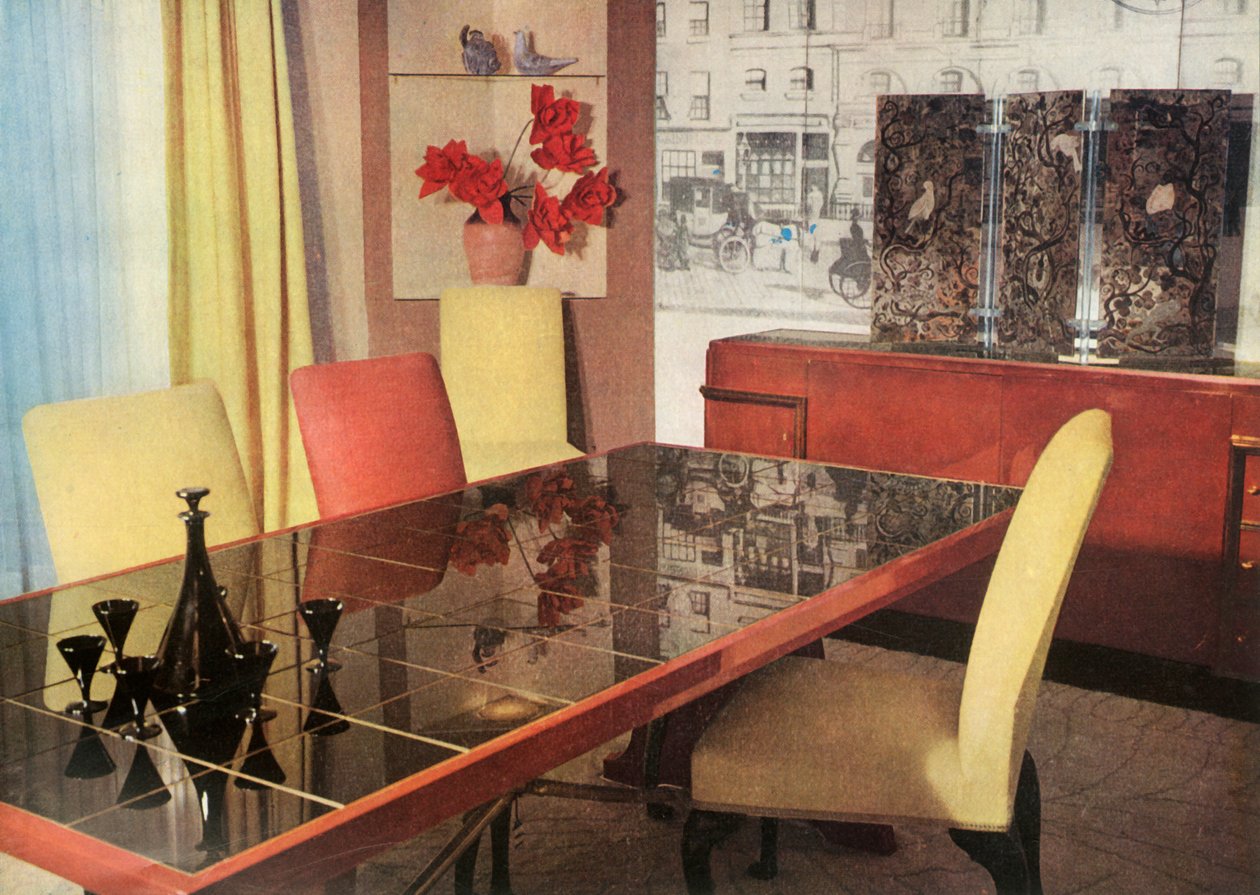 Esszimmer in Sang-de-Boeuf-Lack, von Hayes Marshall für Fortnum & Mason Ltd., London, 1937 von Unbekannt