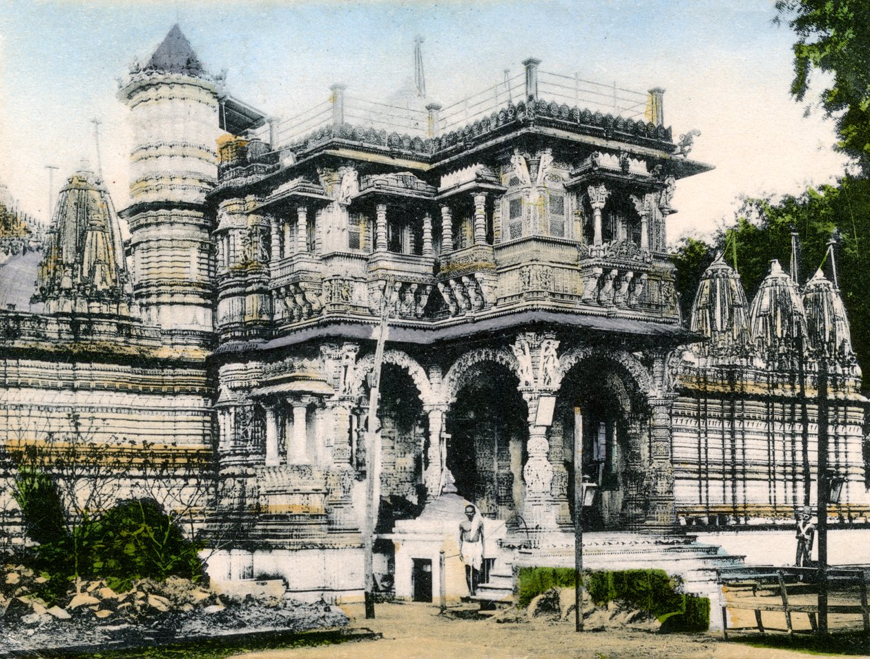 Eingang zum Huthi Singh Grabmal, Ahmedabad, Indien von Unbekannt