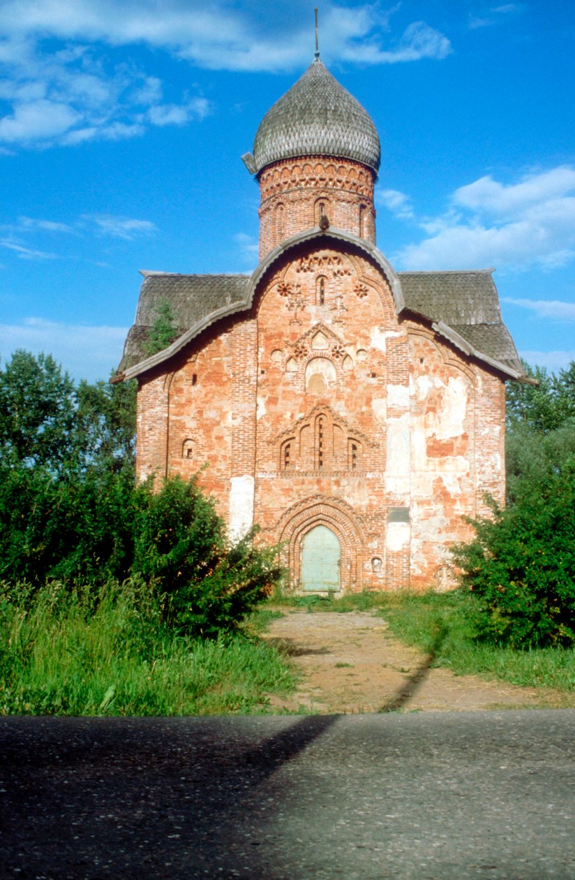 Außenansicht einer Kirche, Nowgorod, Russland von Unbekannt