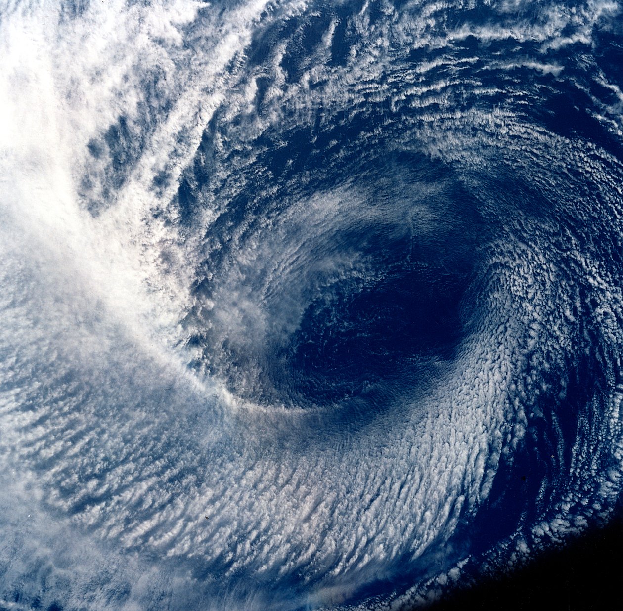 Auge des tropischen Sturms Blanca, fotografiert zwischen dem 17. und 24. Juni 1985 von Unbekannt