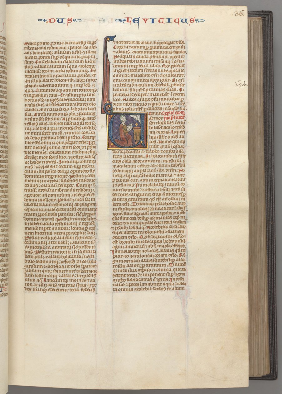 Fol. 36r, Levitikus, historisierte Initiale V, Moses opfert ein Lamm auf einem Altar, ca. 1275 von Unbekannt