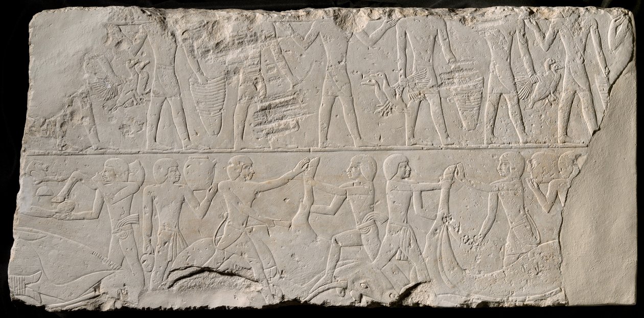Fragment einer Grabwand, die Opferträger und Metzger darstellt, Ägypten, Altes Reich von Unbekannt