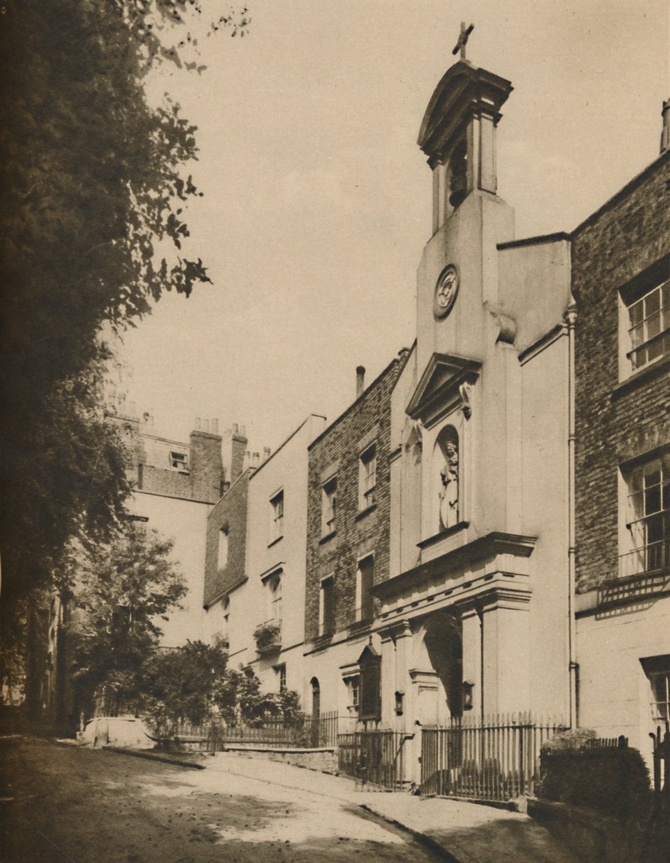Holly Place, Eine ruhige Nebenstraße am Hampstead Hill, um 1935 von Unbekannt