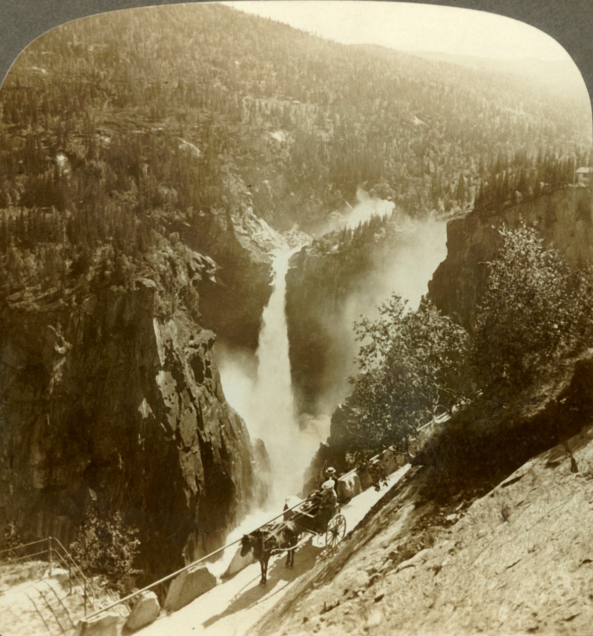 Beeindruckende Schönheit des sprühverhüllten Rjukanfos, der schäumende Fall, Norwegen, ca. 1905 von Unbekannt