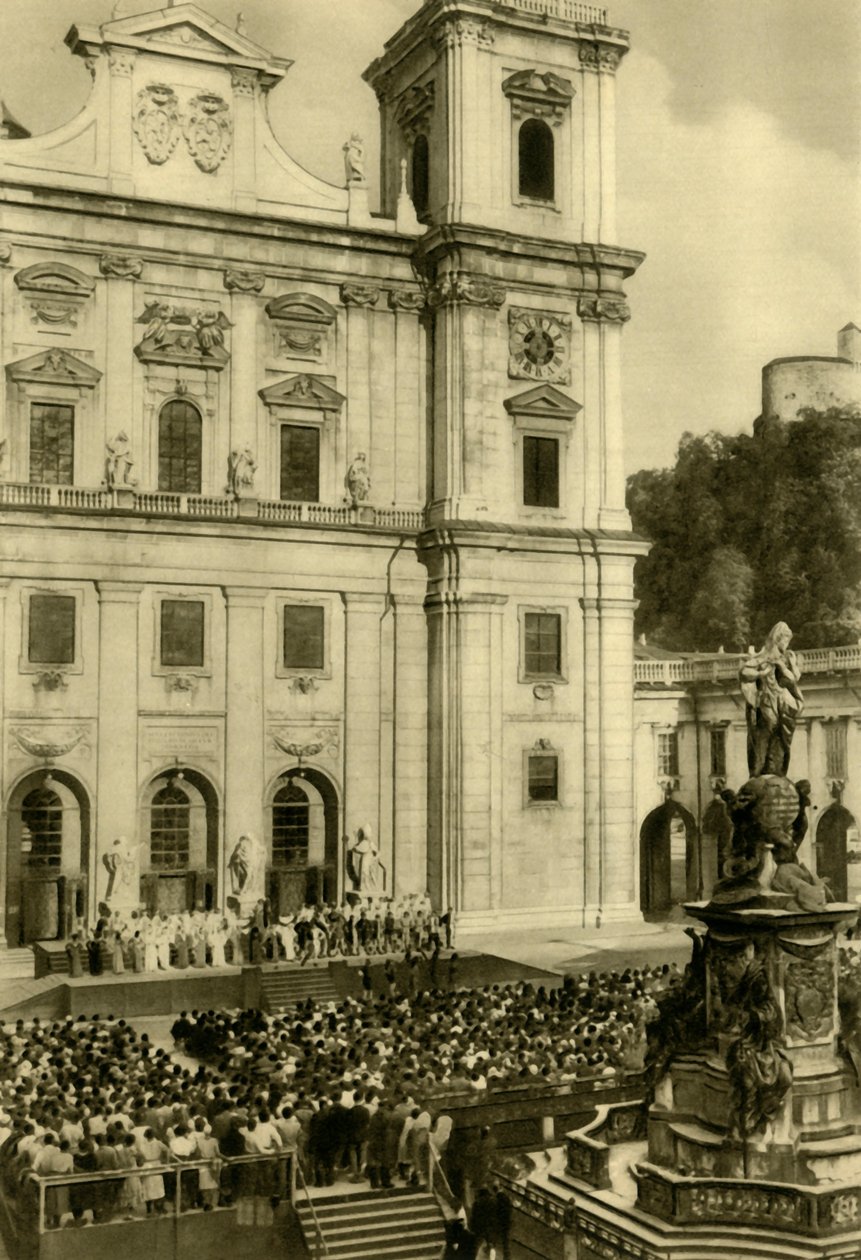 Jedermann aufgeführt vor dem Salzburger Dom, Salzburg, Österreich, ca. 1935 von Unbekannt