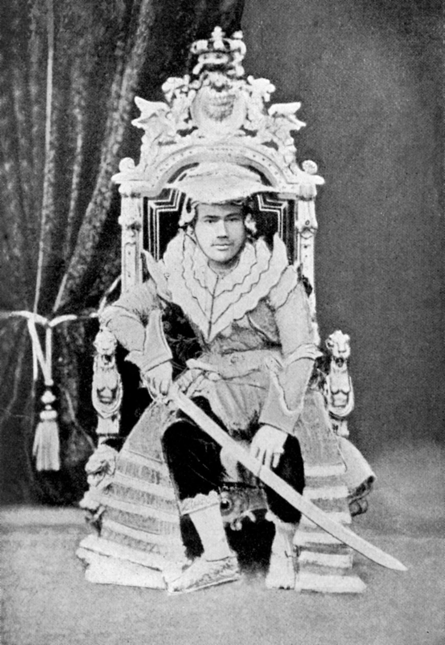 König Thibaw von Burma in voller Hoftracht, ca. 1900, ca. 1920 von Unbekannt