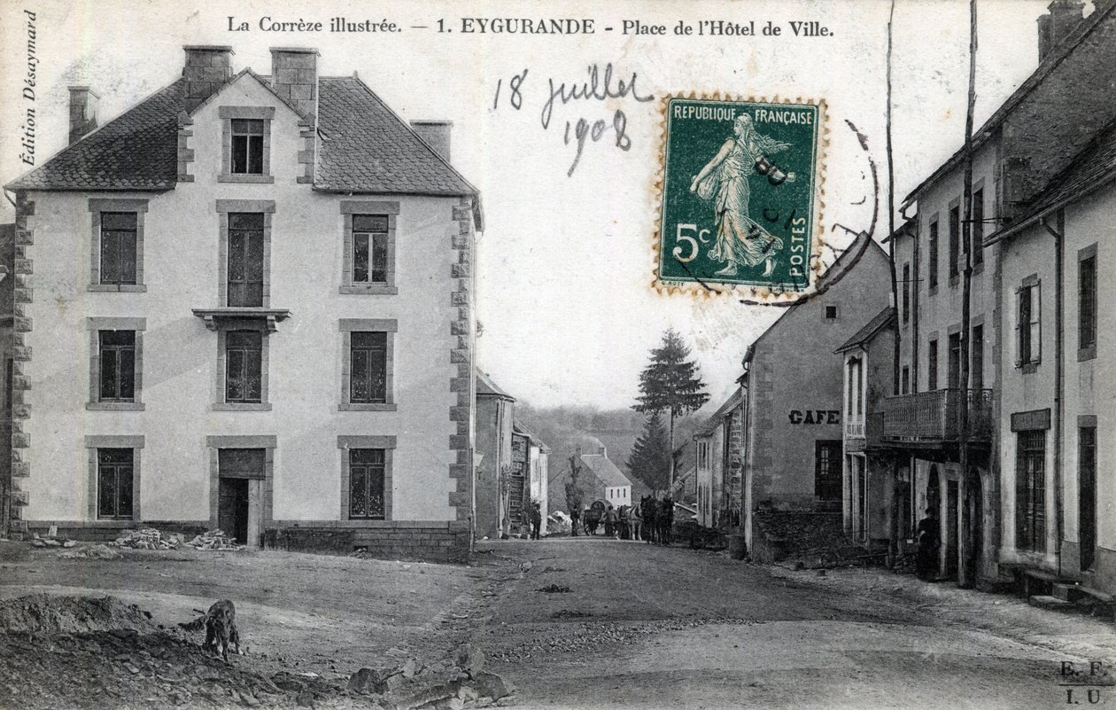 Limousin, Correze (19), Eygurande: Ansicht des Place de l