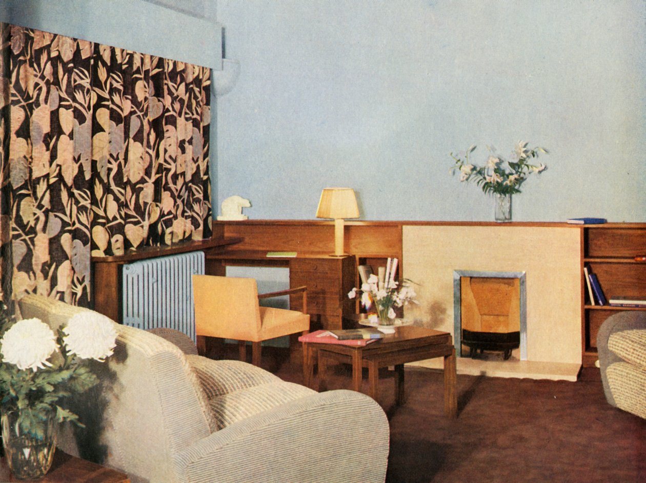 Wohnzimmer in Miss Dinshaws Wohnung, Stockleigh Hall, Regents Park, Gordon Russell Ltd. von Unbekannt