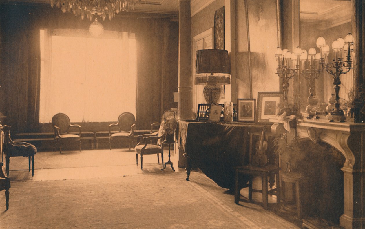 Louis XVI Zimmer in der kubanischen Botschaft in Brüssel, Belgien, 1927 von Unbekannt