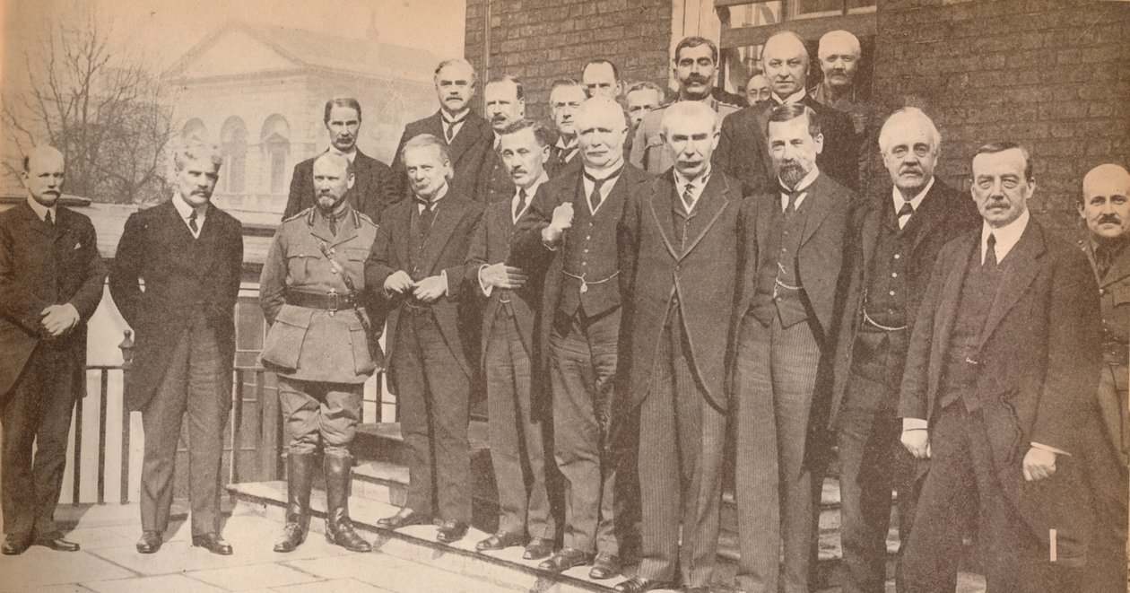 Mr. Lloyd George, Premierminister, und einige seiner Kollegen im Jahr 1917, ca. 1917, 1935 von Unbekannt