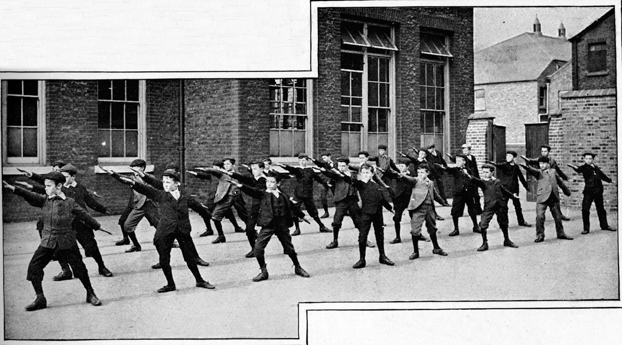 Körperliche Übungen an einer Londoner Schule, ca. 1900-1901 von Unbekannt