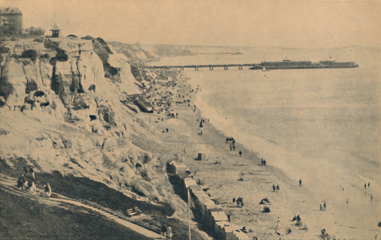 Pier und Sand von Dudley Chine, Boscombe Pier in der Ferne von Unbekannt