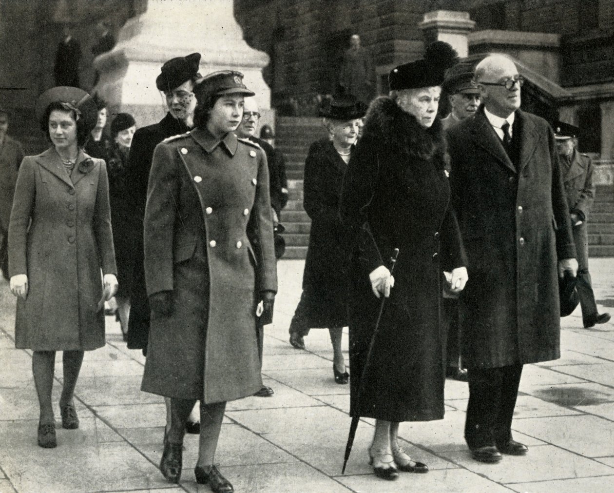 Königin Mary, Prinzessin Elizabeth, Prinzessin Margaret, Armistice Day, 1945 von Unbekannt