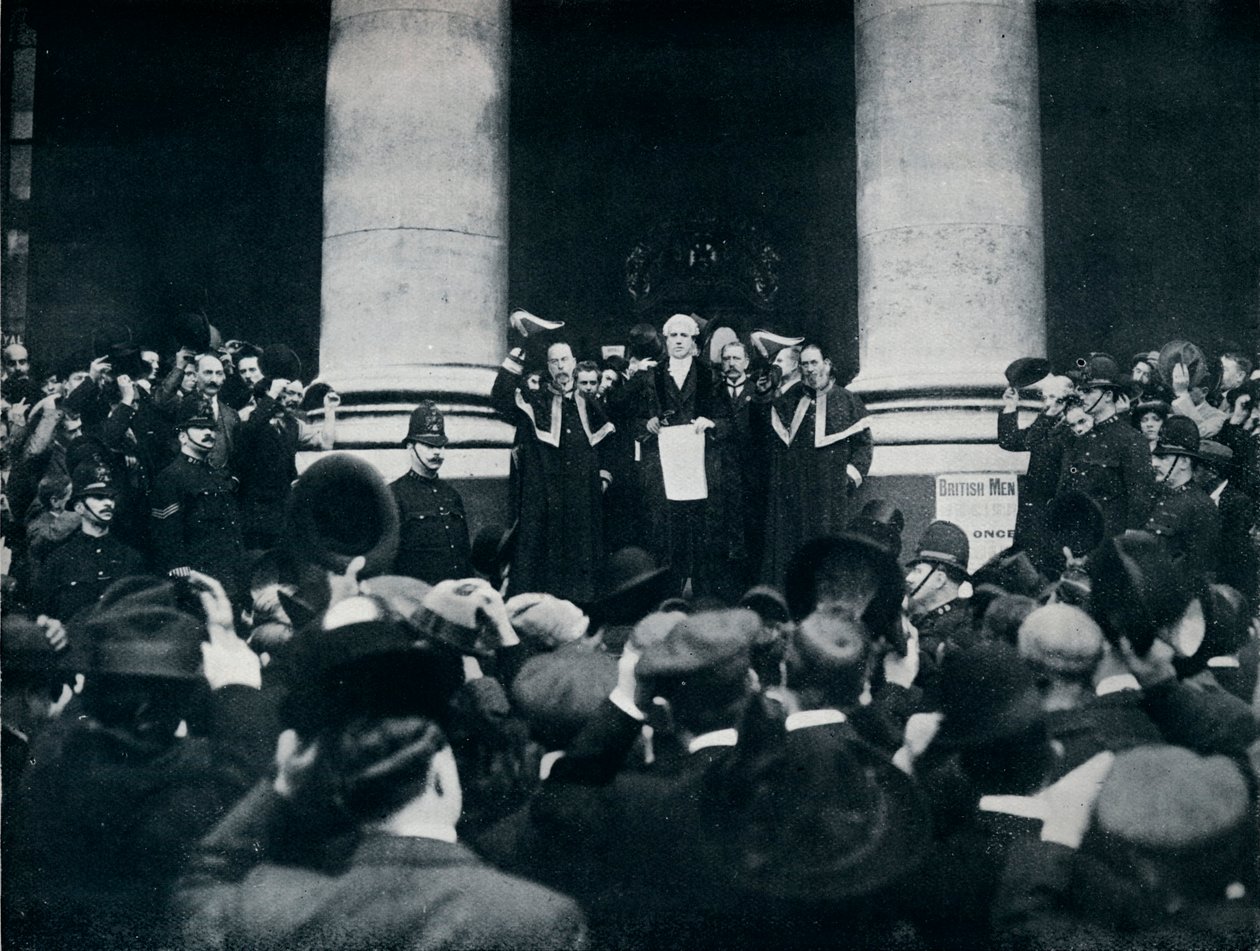 Verlesung der Kriegserklärung gegen die Türkei von der Royal Exchange, London, 1914 von Unbekannt