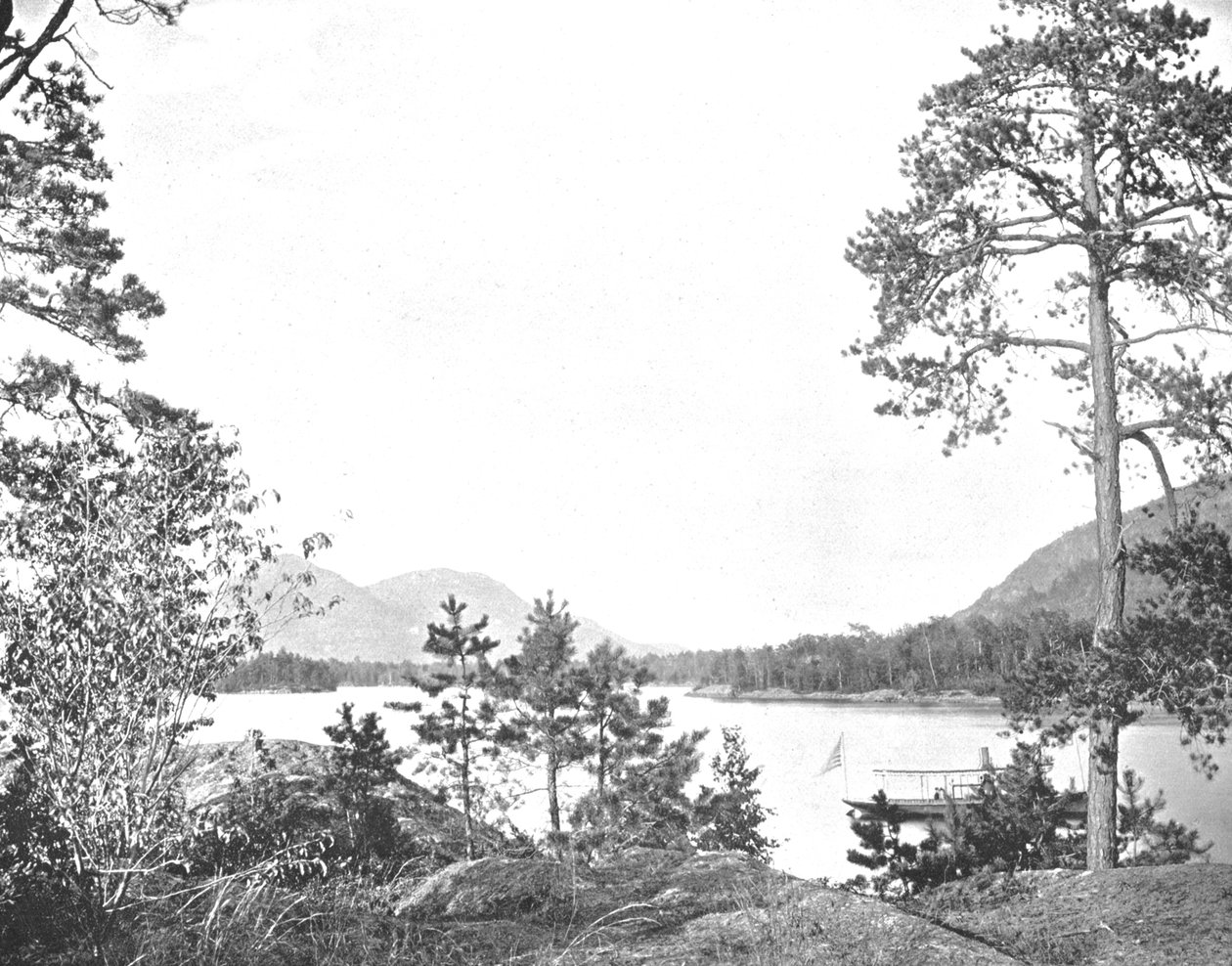 Shelving Rock Mountain, Lake George, New York State, USA, ca. 1900 von Unbekannt