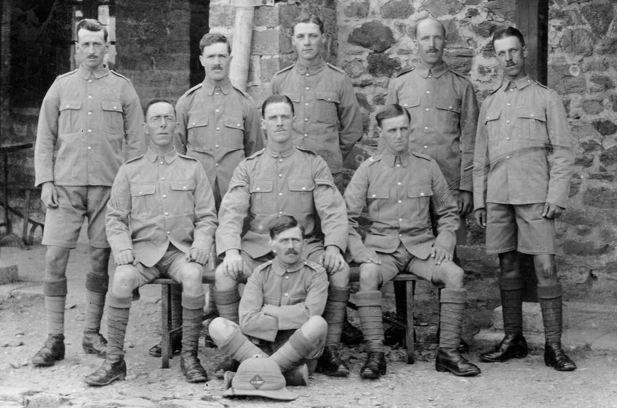 Soldaten des 5. East Surrey Regiments, Chakrata, Indien, 1917 von Unbekannt