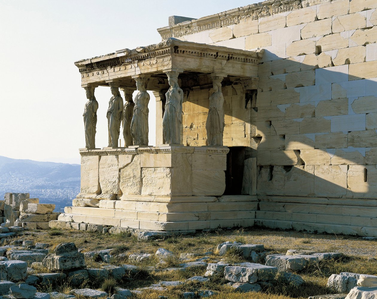 Südseite des Erechtheion-Tempels, Akropolis von Athen. Fotografie von Unbekannt