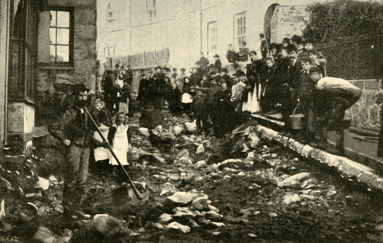 Straße in St. Ives nach einem Hochwasser, 1901 von Unbekannt