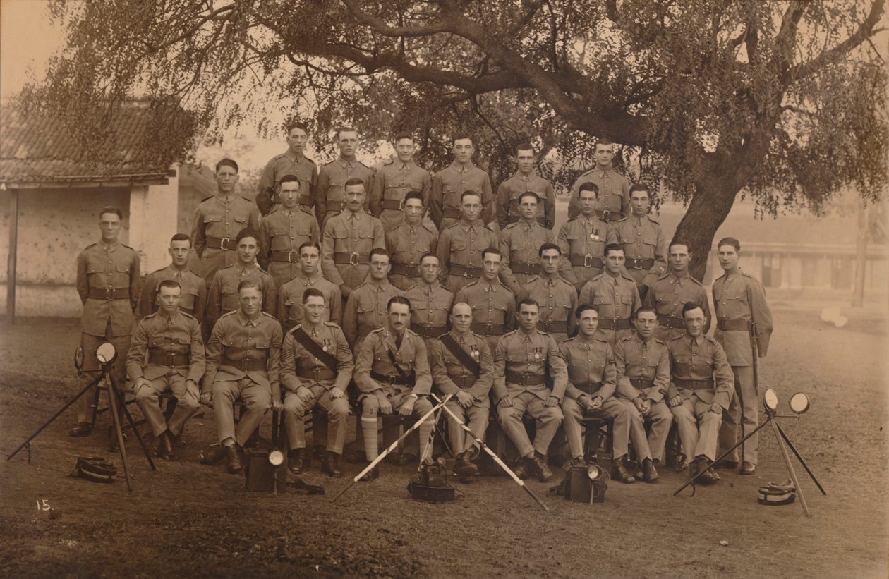 Die Bataillons-Signalmänner des Ersten Bataillons, The Queens Own Royal West Kent Regiment. Poona von Unbekannt