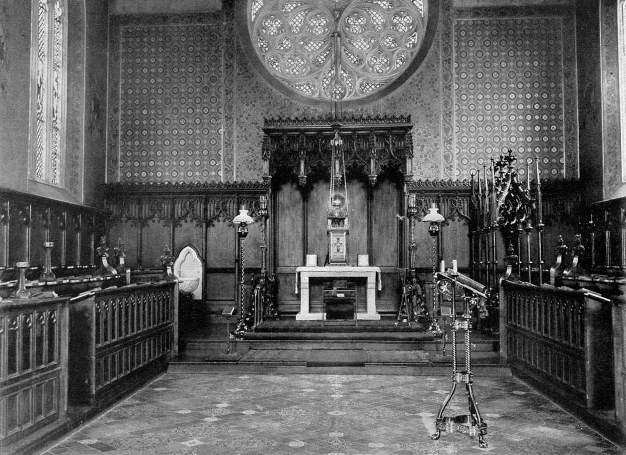 Der Chor, Katholische Apostolische Kirche, Albury Park, Surrey, 1904 von Unbekannt