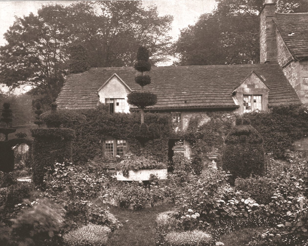 Das Cottage in der Nähe von Haddon Hall, Derbyshire, 1894 von Unbekannt