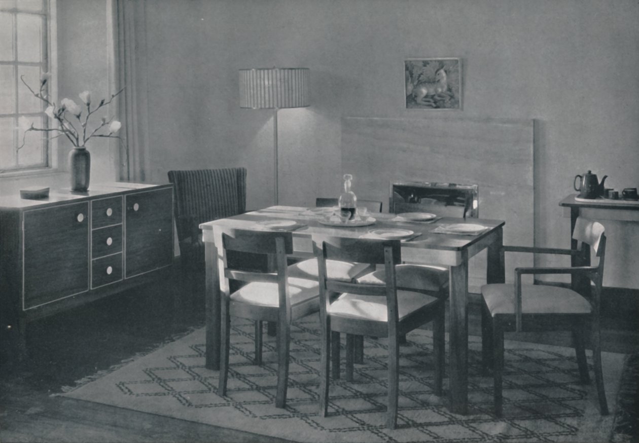 Das Esszimmer - Walnuss- und Ahornmöbel, 1942 von Unbekannt