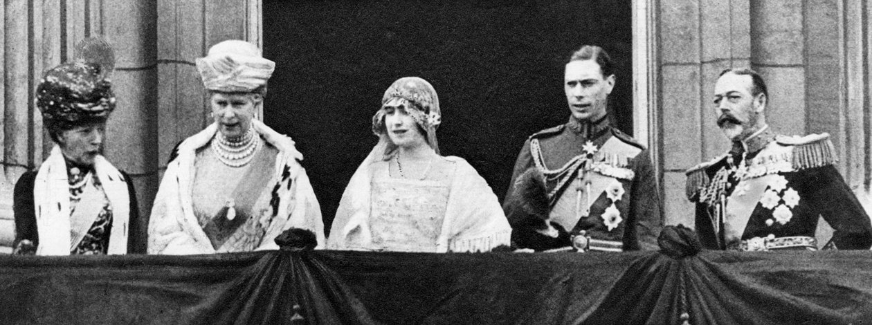 Der Herzog und die Herzogin von York am Buckingham Palace nach ihrer Hochzeit, April 1923 von Unbekannt