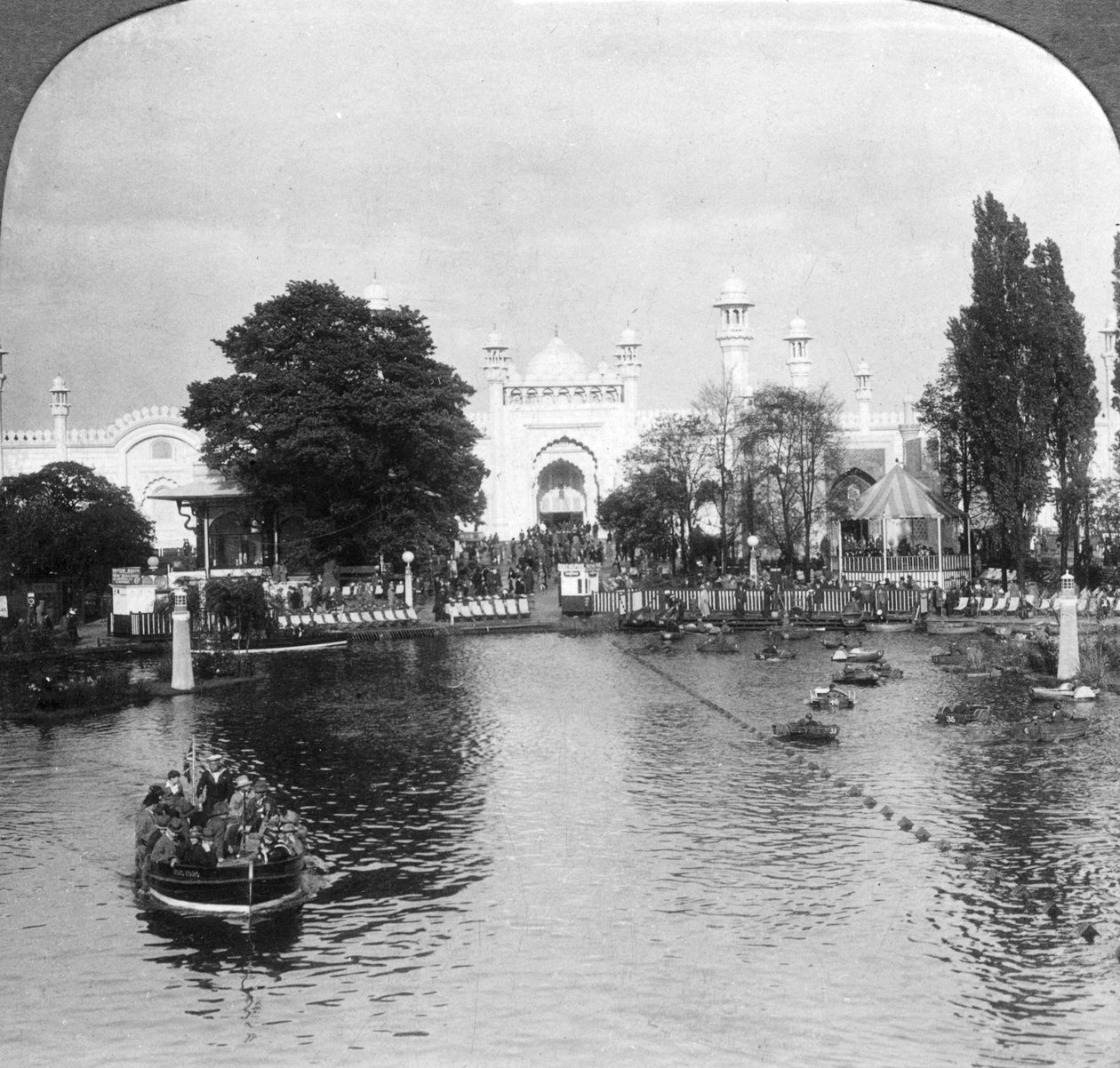 Der See bei der British Empire Exhibition, Wembley, London, ca. 1925 von Unbekannt
