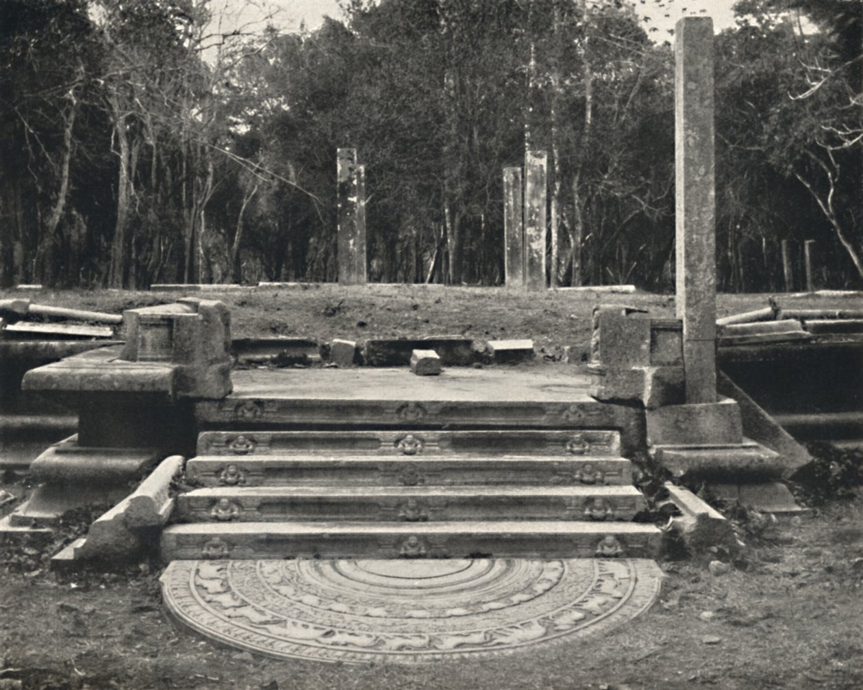 Treppe mit Darstellung von Erdgeistern, wahrscheinlich Zugang zu einem heiligen Bobaum, Anuradhapura von Unbekannt