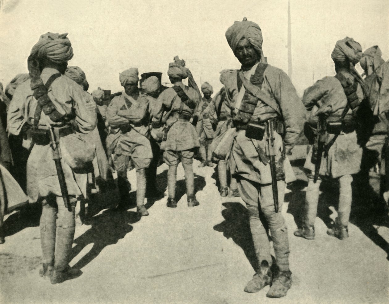 Truppen der Sirhind Brigade, Flandern, Erster Weltkrieg, 1914, ca. 1920 von Unbekannt