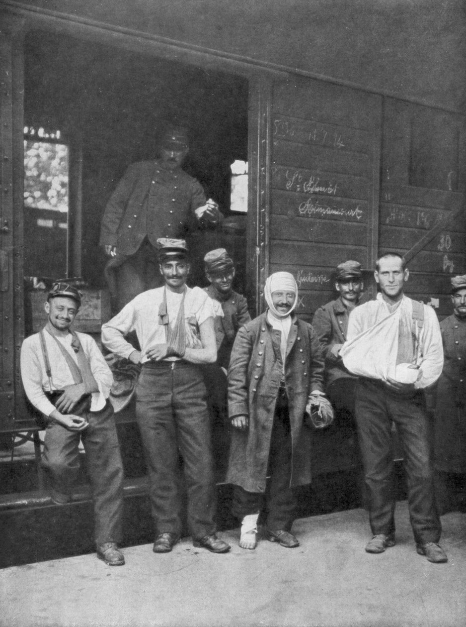 Verwundete französische Soldaten auf dem Weg ins Krankenhaus mit dem Zug, Frankreich, 1914 von Unbekannt