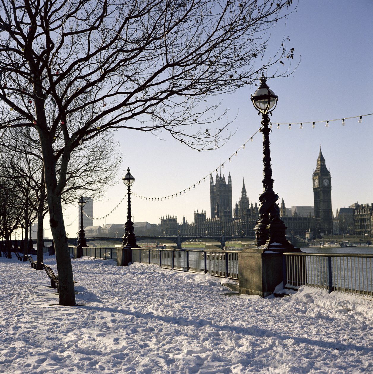 Big Ben, Westminster Abbey und Houses of Parliament im Schnee von Unbekannt Unbekannt